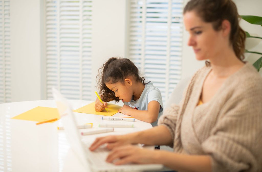 Voor Jezelf Beginnen Vanuit Huis: De Ultieme Gids voor Moeders die Ondernemen